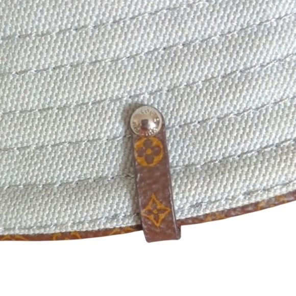 Authentic Louis Vuitton Monogram Flower Patch bucket hat (Like New) - Picture 5 of 9